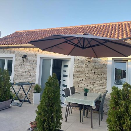 Apartman Mandi Бибинє Екстер'єр фото