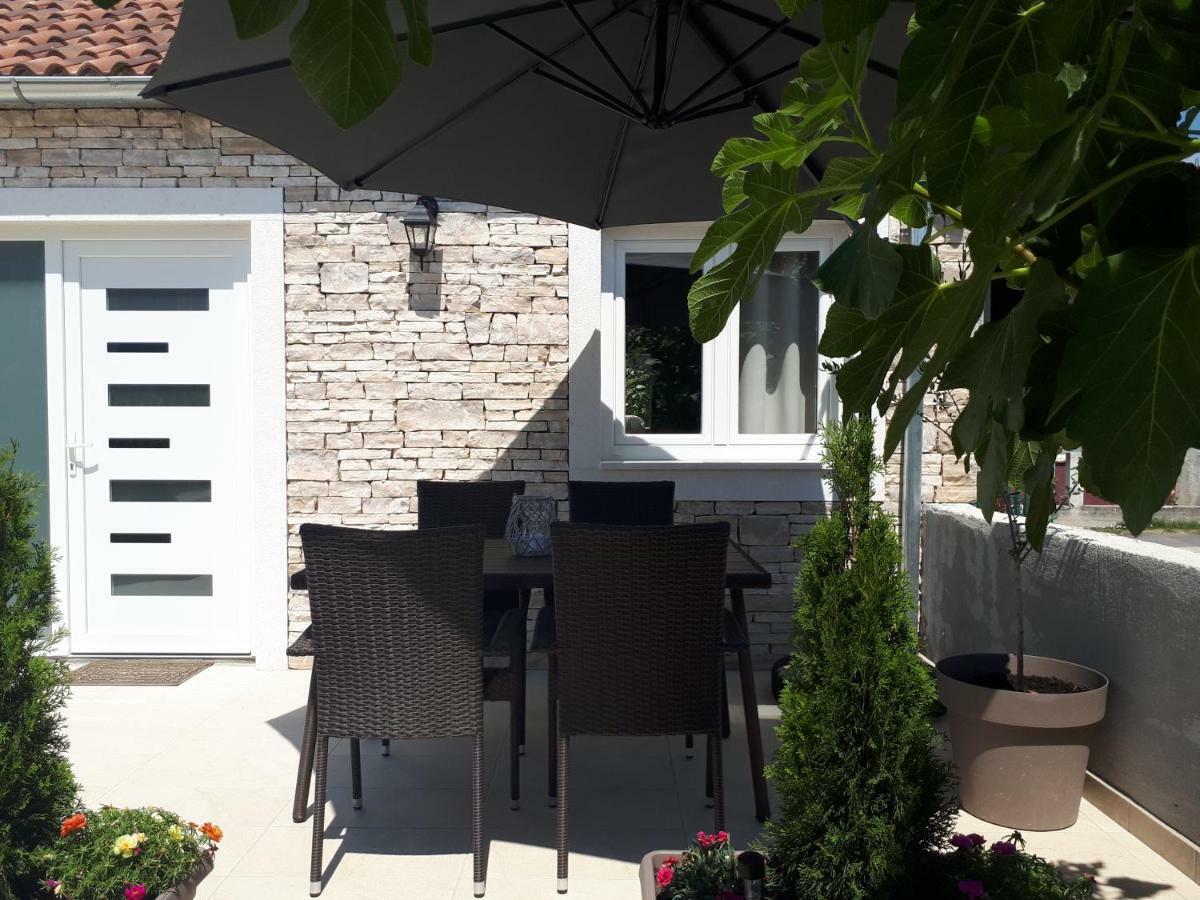 Apartman Mandi Бибинє Екстер'єр фото